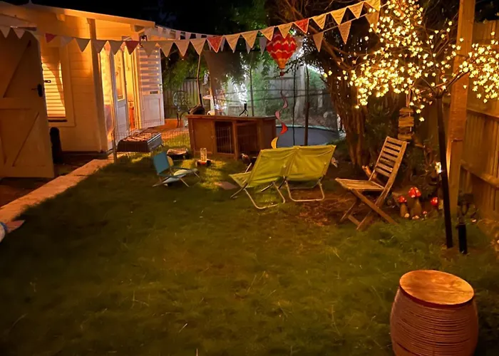 29 Park Avenue , Shoreham-By-Sea , Cozy Cabin